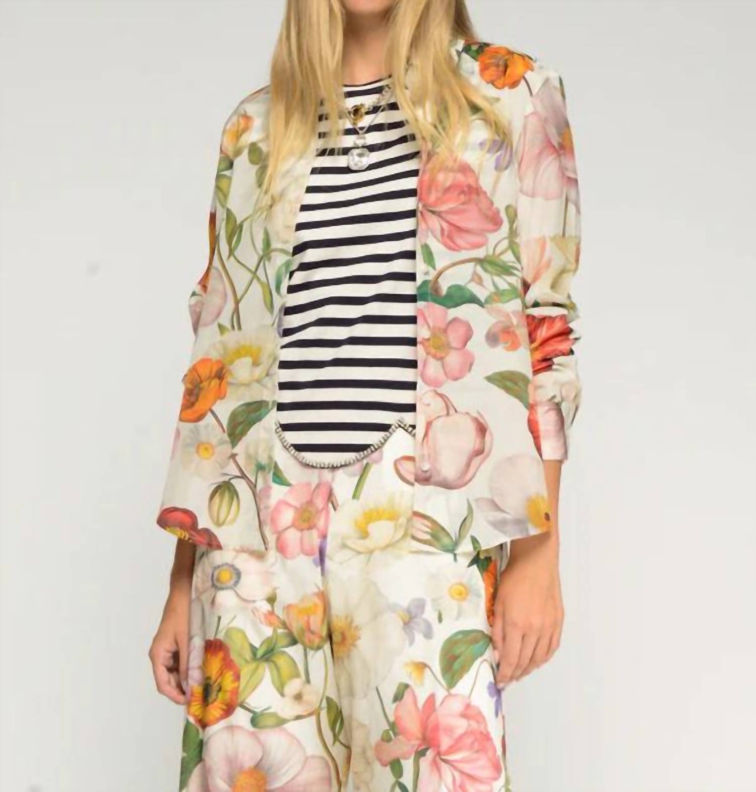 Vilagallo Floral Print Shirt in multi - women's shirt - detail view