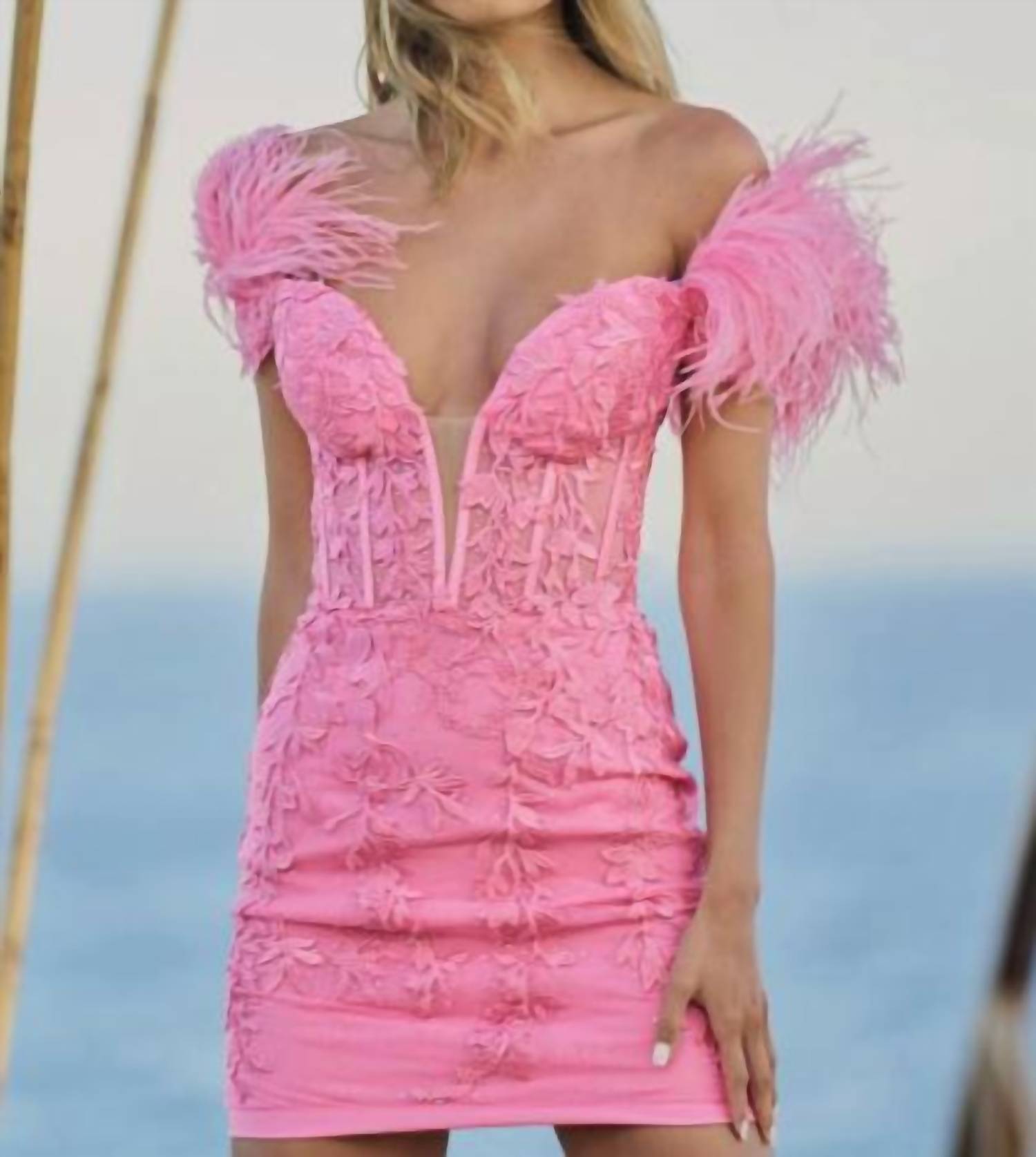 Sherri Hill - Feathered Off-shoulder Cocktail Dress