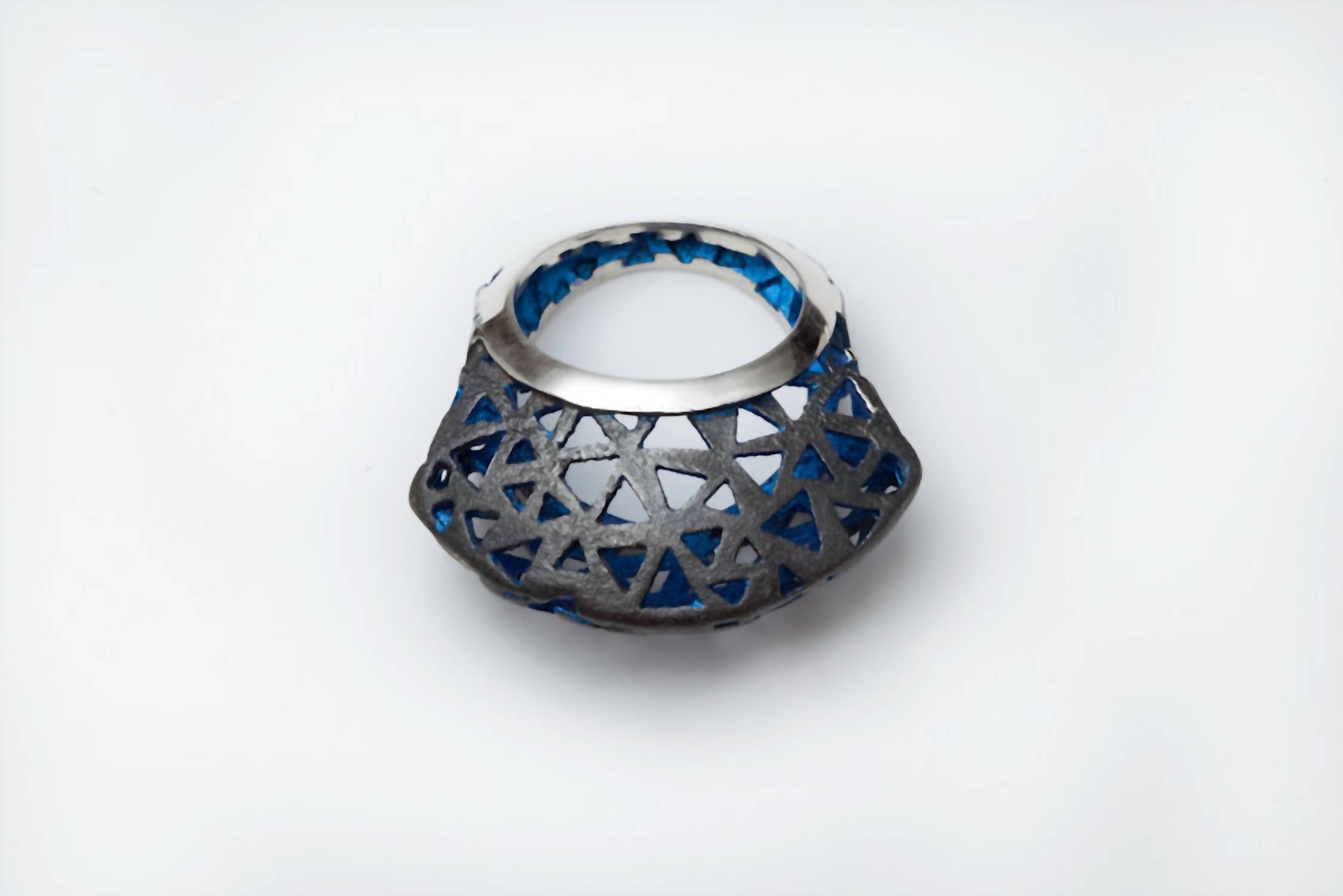 Avenue Chic - Women's Glimpse Ring