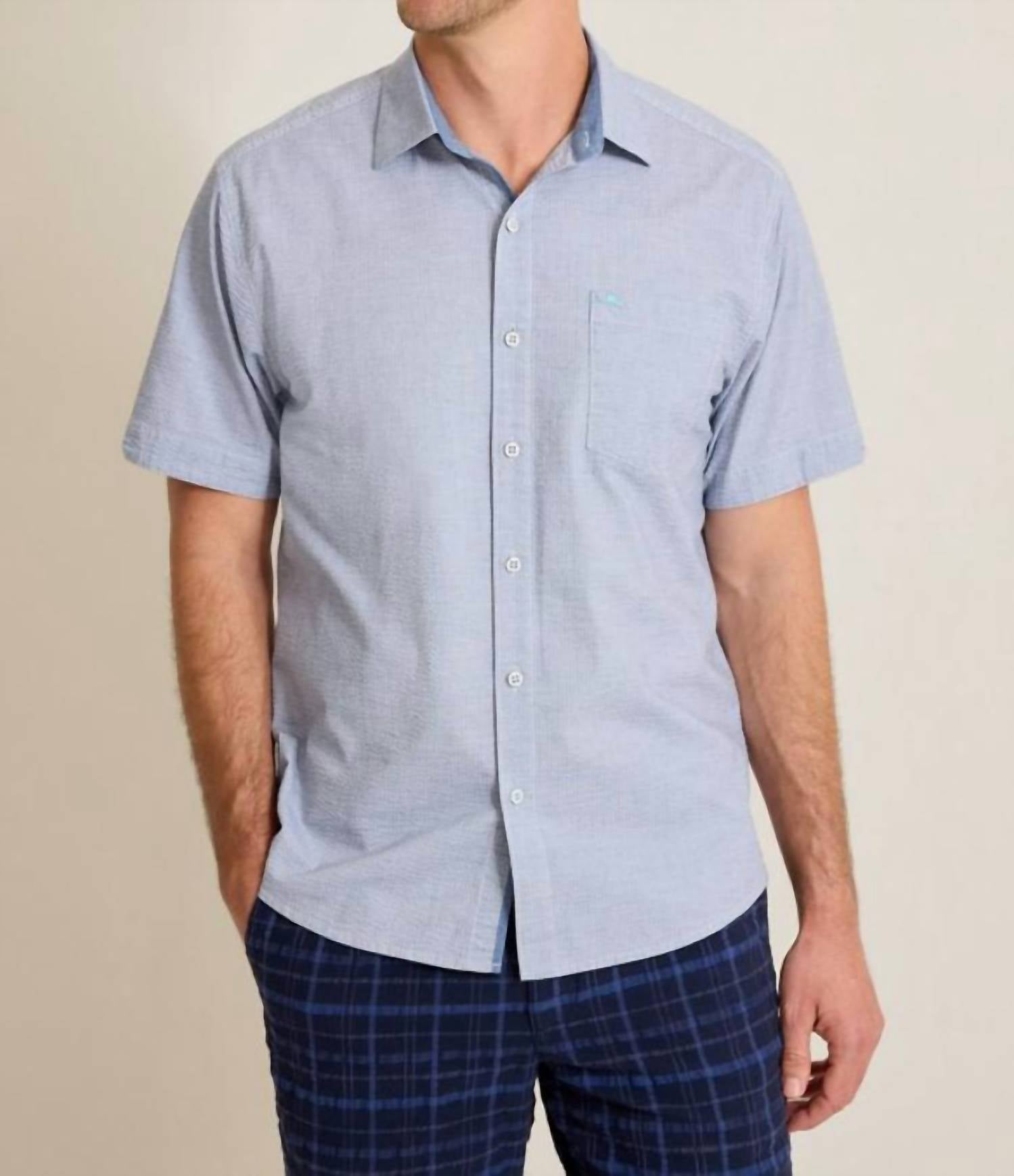 TOMMY BAHAMA Nova Wave Short-sleeve Shirt in chambray blue - men's t-shirt
