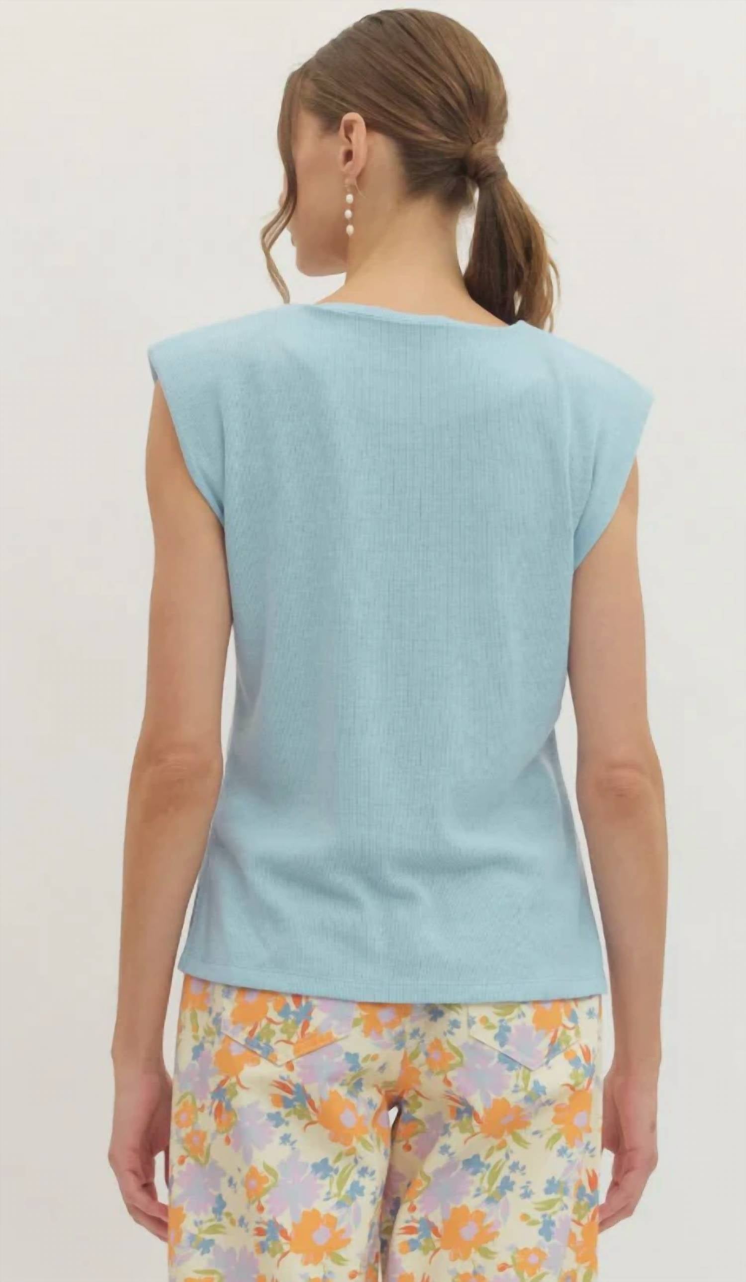 Entro - Effortlessly Bold Top