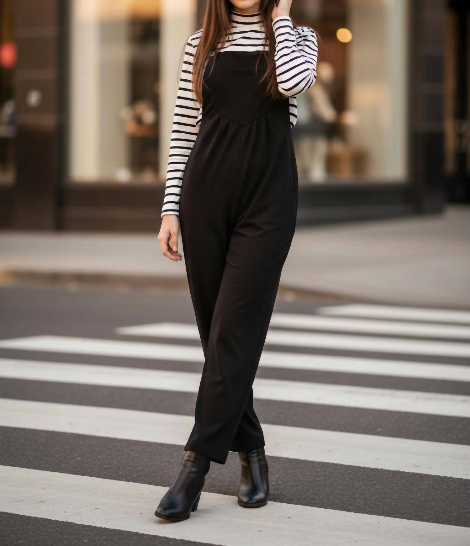 Halara Flare Jumper in black - women's pants