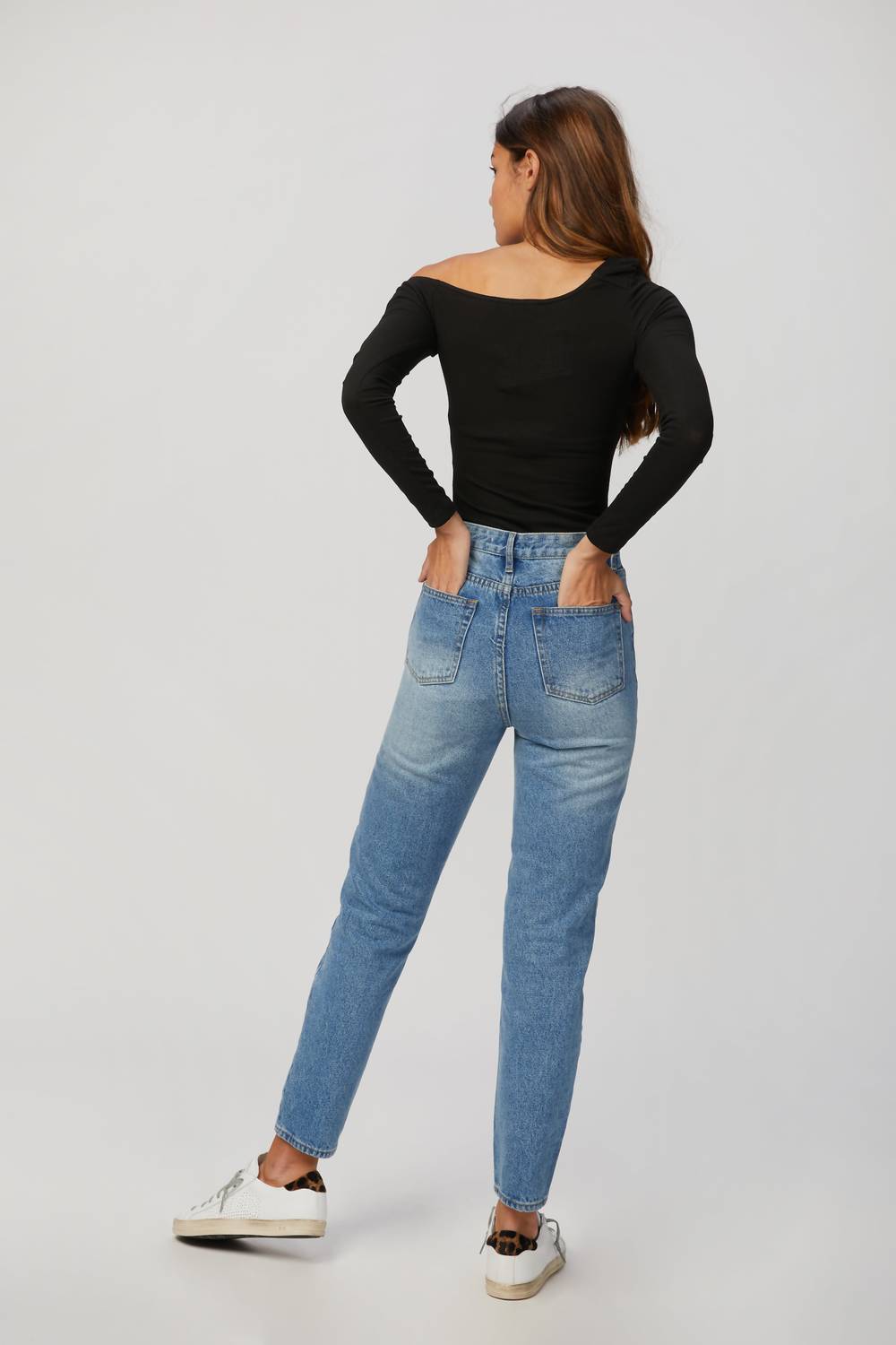 STRAIGHT LEG DENIM
