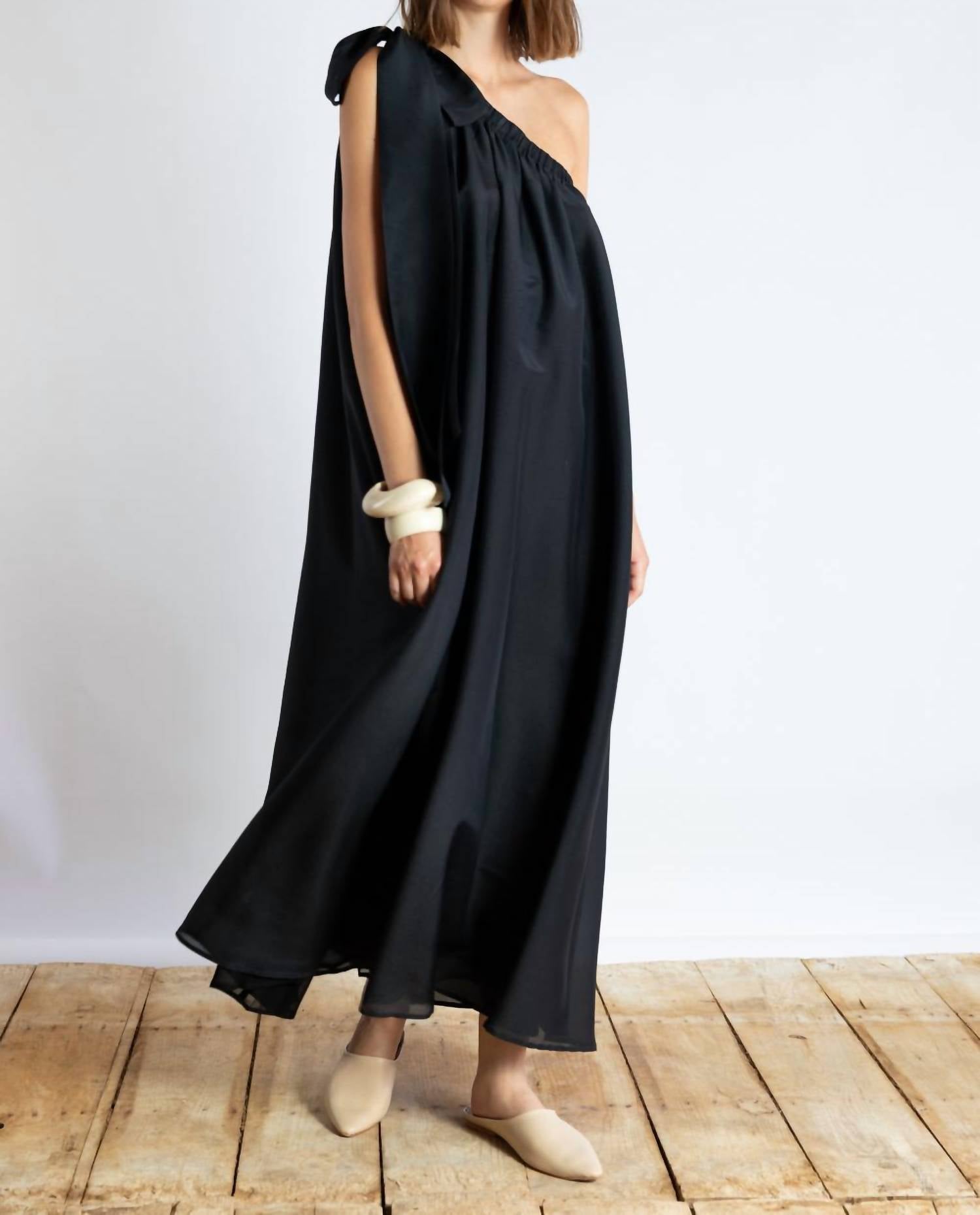 Psophia - Asymmetrical One-shoulder Maxi Dress