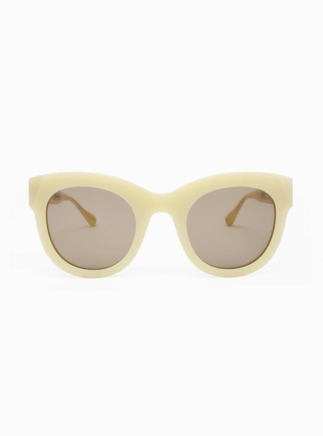 Aperçu Eyewear - Women's Le Chat Cat-eye Sunglasses