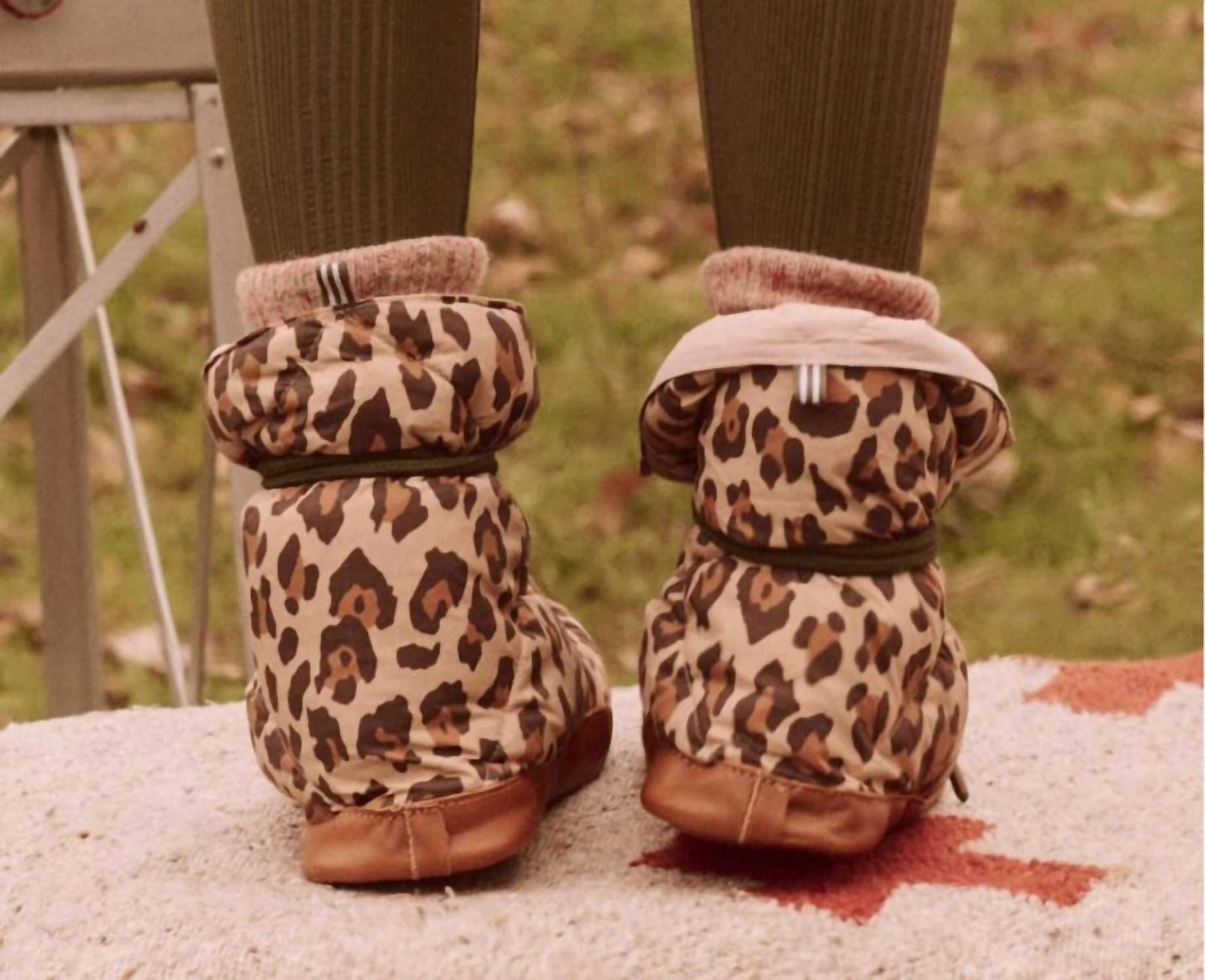 THE GREAT. Women's Down Quilted Slippers in brown - women's shoe - detail view