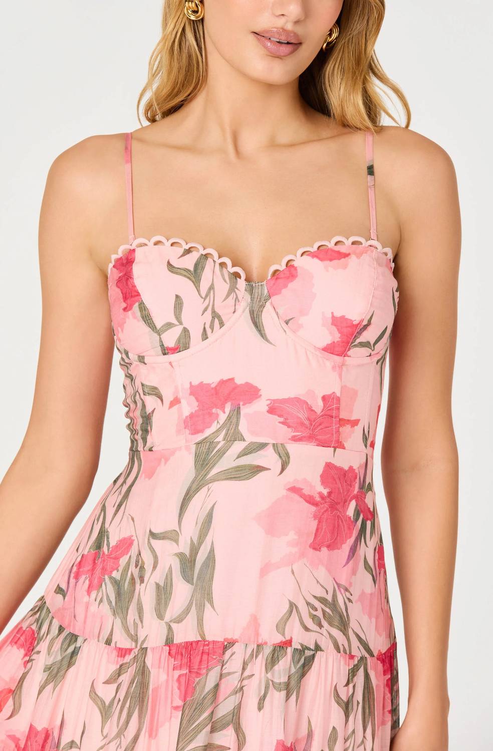 Astr - Lianna Scalloped Trim Tiered Dress