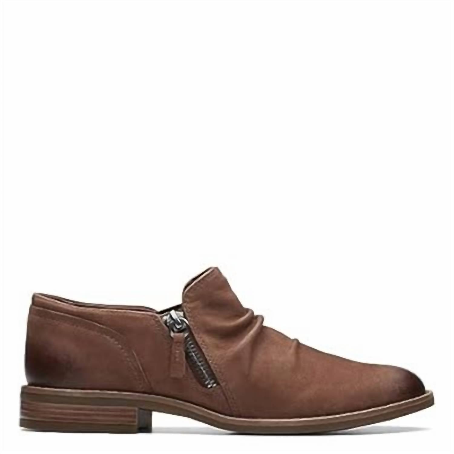 Clarks Women's Camzin Pace Shoes in brown - women's sneaker