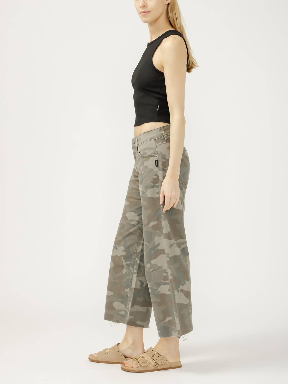 Silver Jeans Co - Suki Mid Rise Cropped Wide Leg Jeans