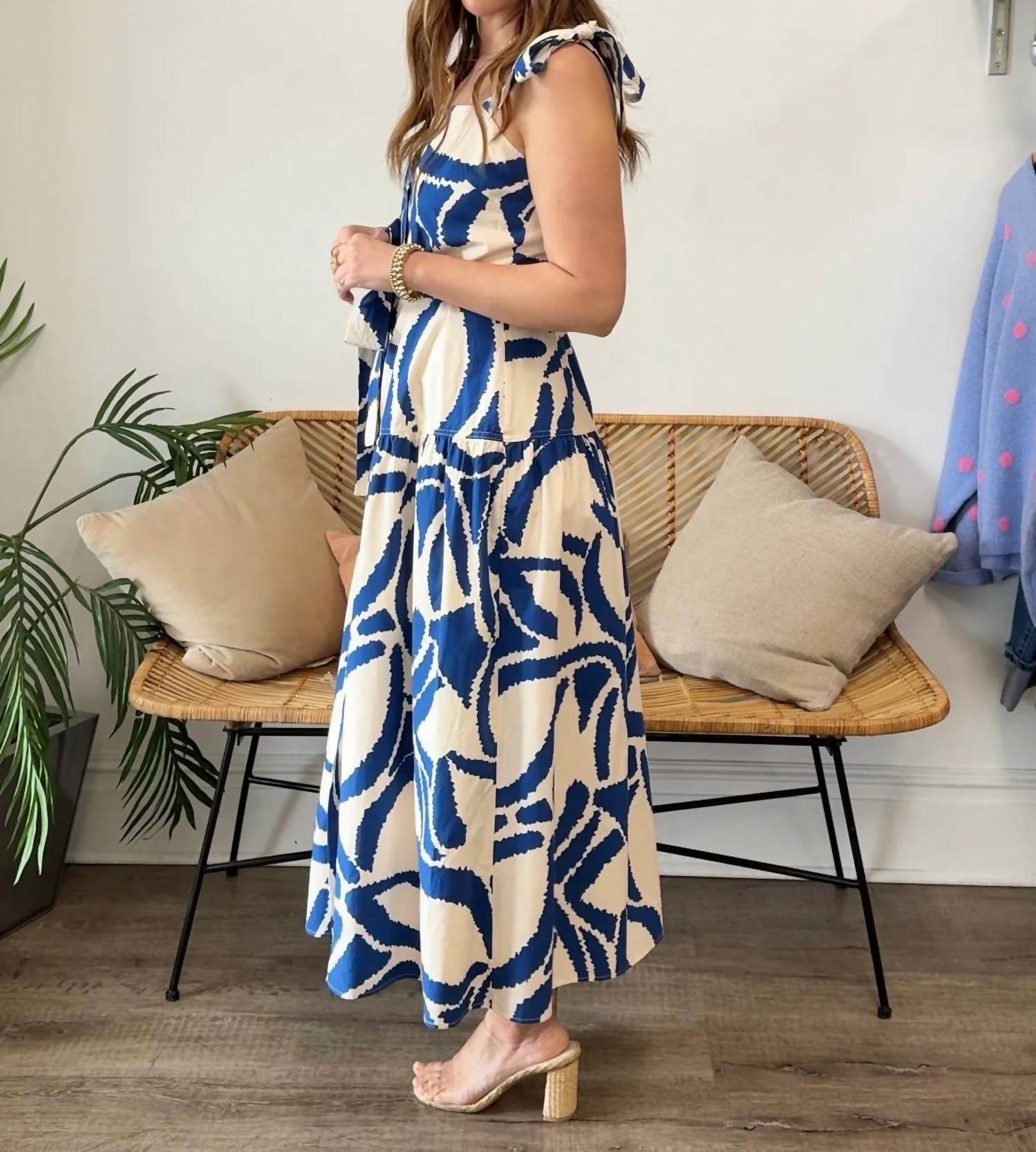 Dress Forum - Hilary Sleeveless Midi Dress