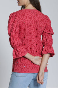 Apny - Eyelet Grace V Neck Shirt