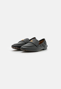 TORY BURCH Women's Ballet Loafer in perfect black - women's flats - detail view