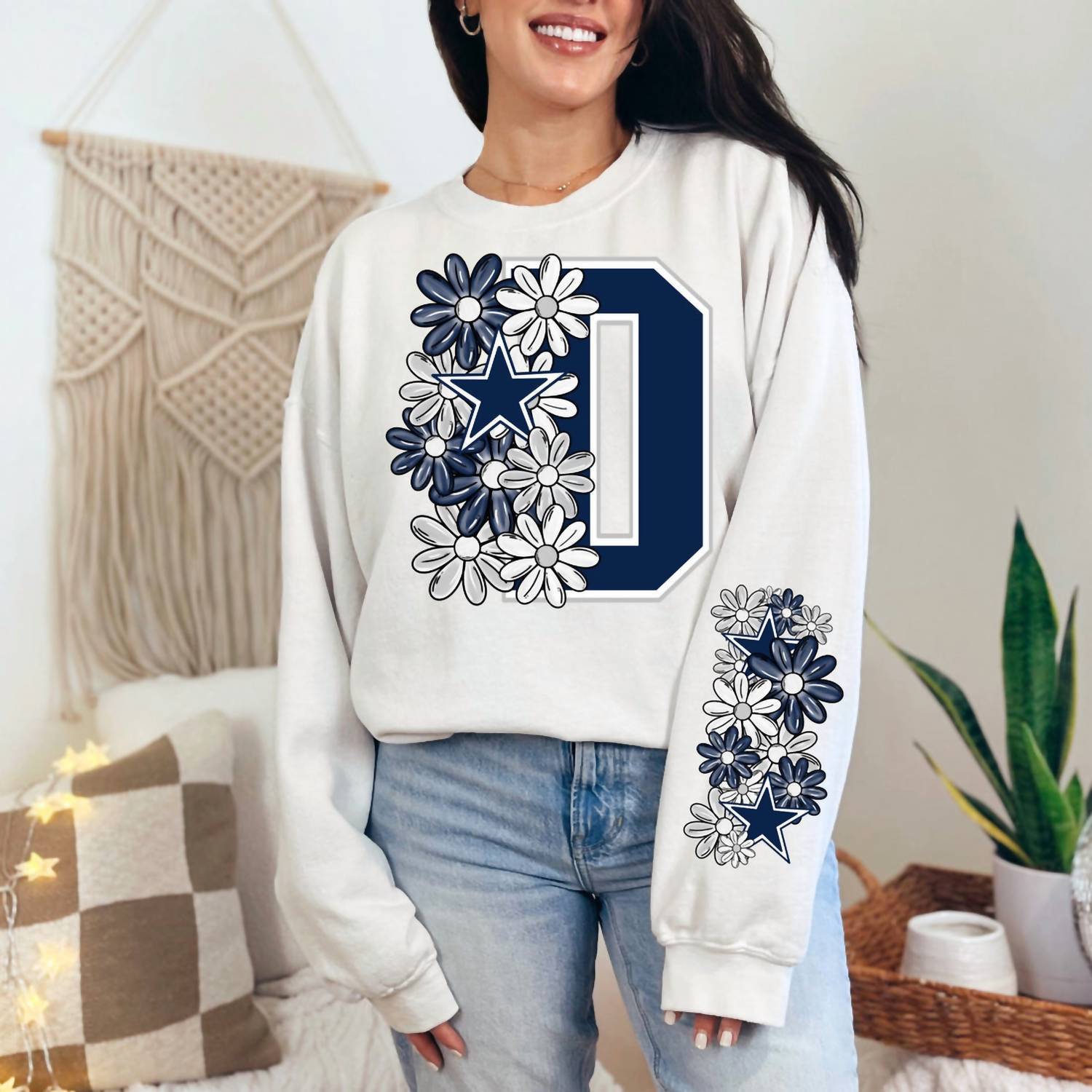 Gildan - Ash Cowboys Floral Star Sweatshirt