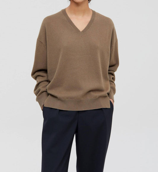 V-NECKLINE SWEATER