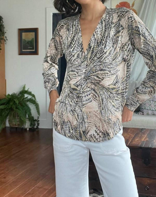 Mint Exclusives - Chiffon Sleeved V Neck Blouse