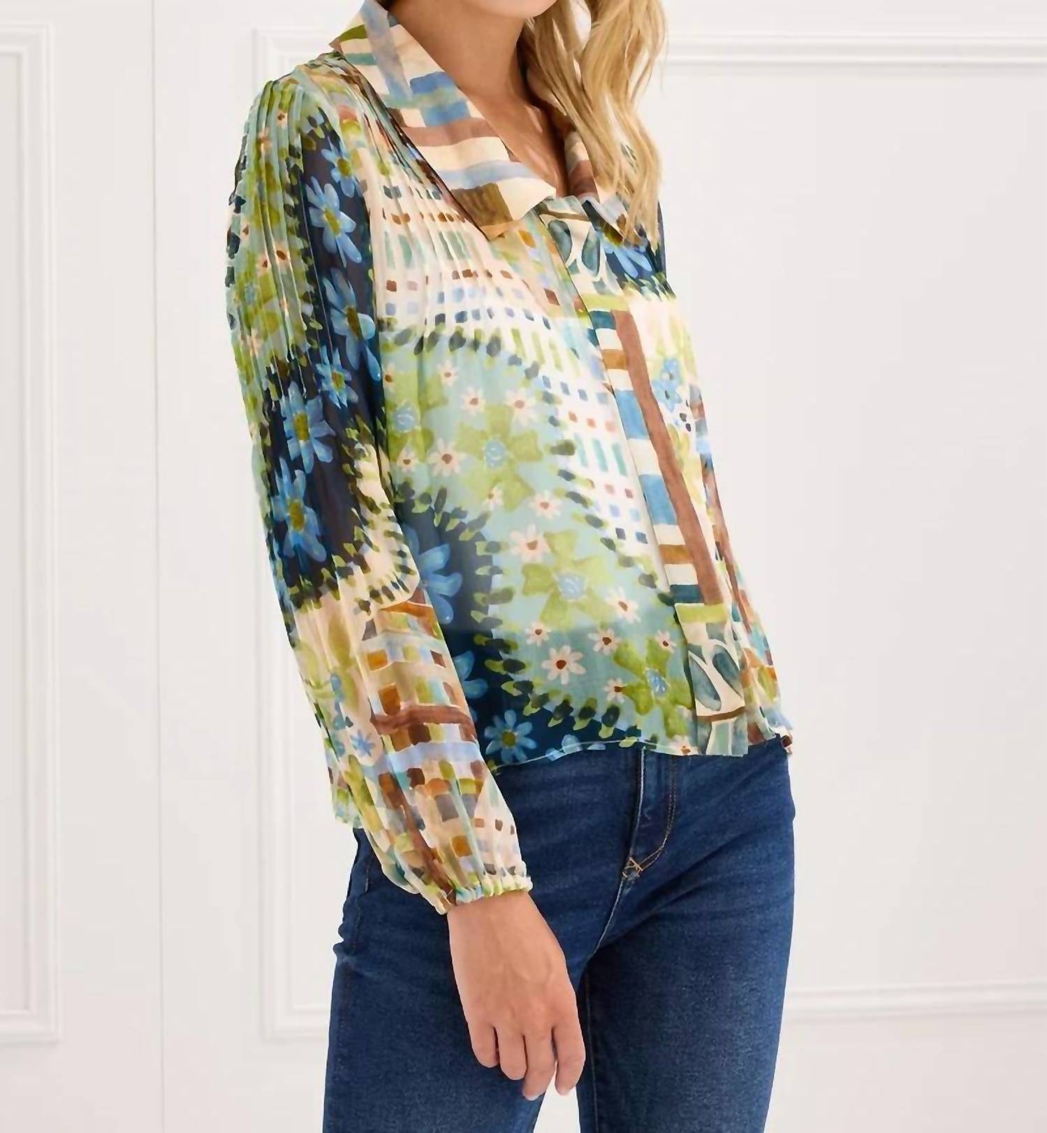 Alivia - Cassie Shirt