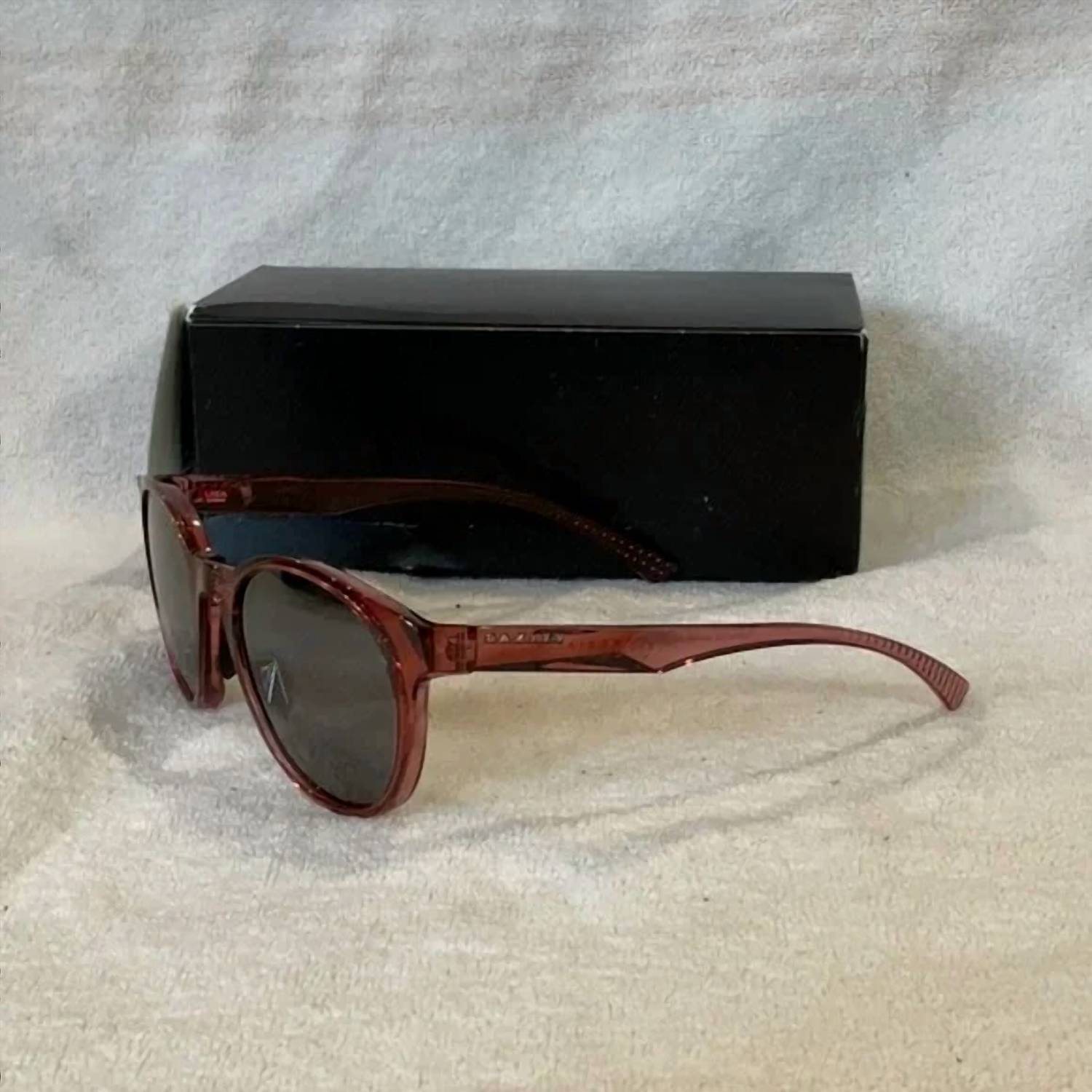 Oakley - Men's Round Sunglasses