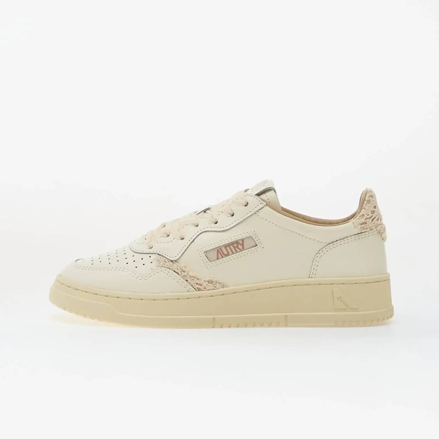 Autry - Women's Medalist Low Sneaker