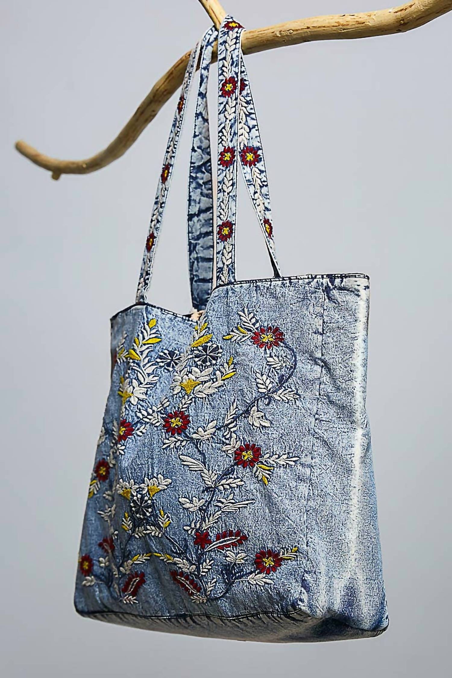 Pol - Patch Pocket Embroidered Woven Tote Bag