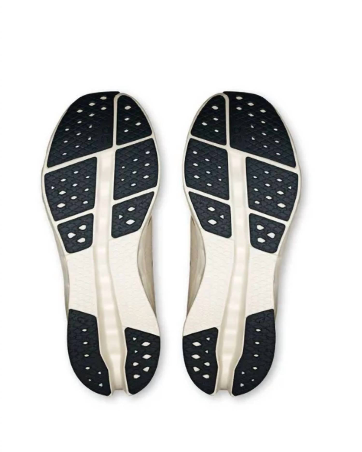 On - Women's Cloudsurfer 2 Sneaker