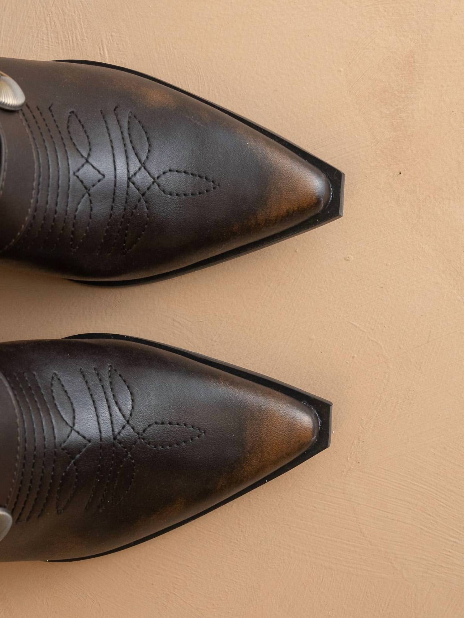 Oasis Society - Women's Dixie Western Inspired Mules