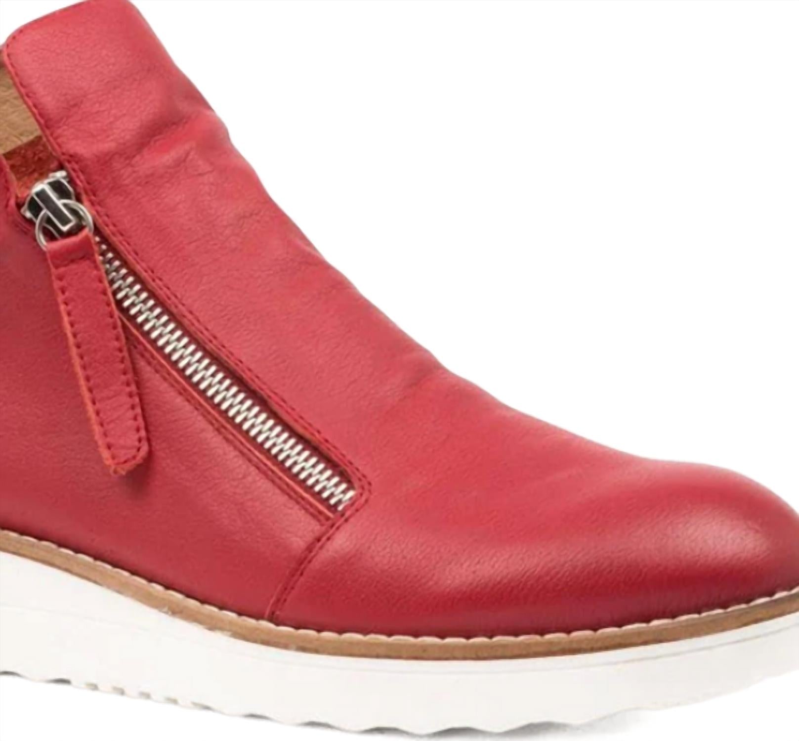 Django & Juliette Women's Ohmy Sneaker in pinot white sole leather - women's sneaker - detail view