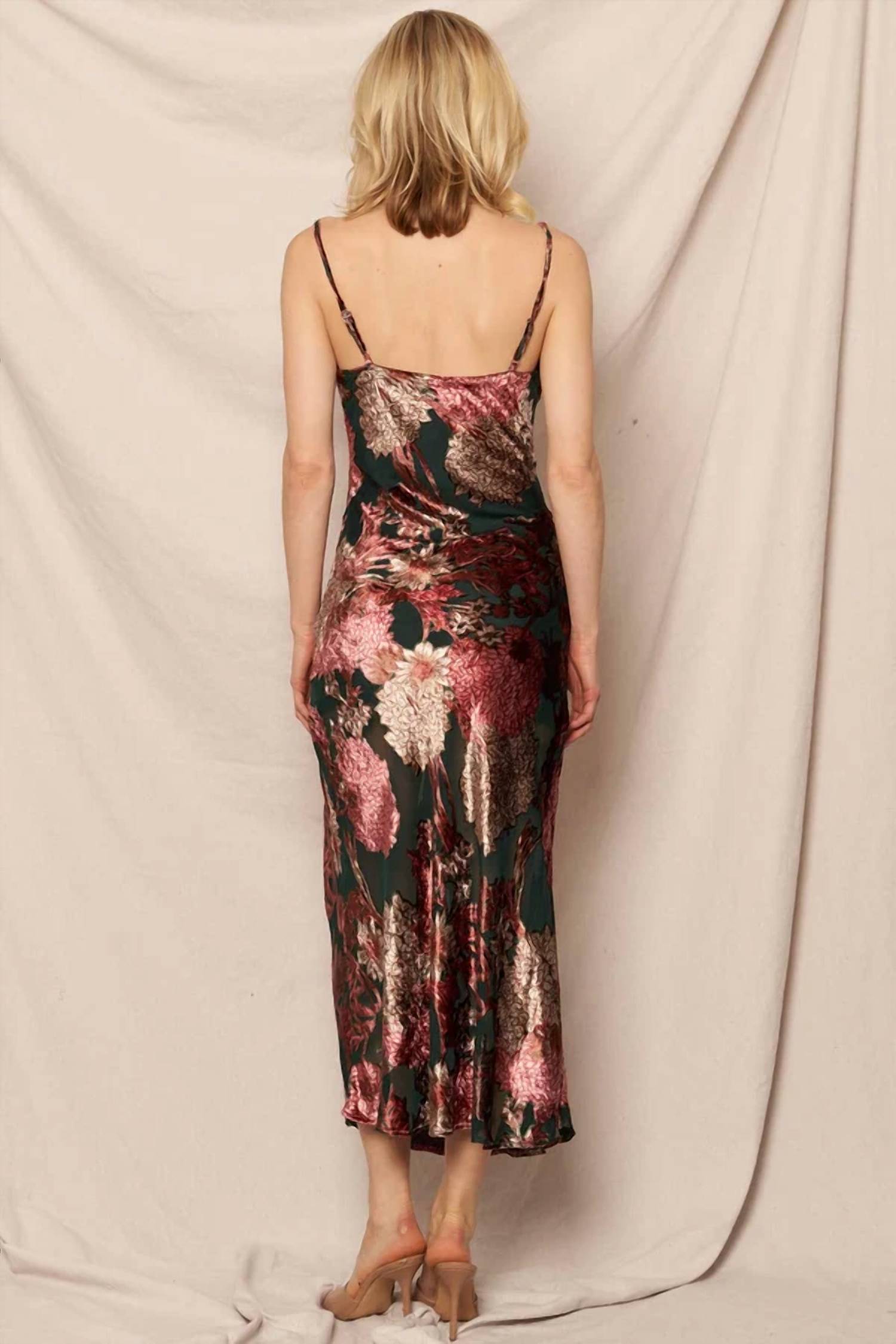 En Creme - Velvet Rose Midi Dress