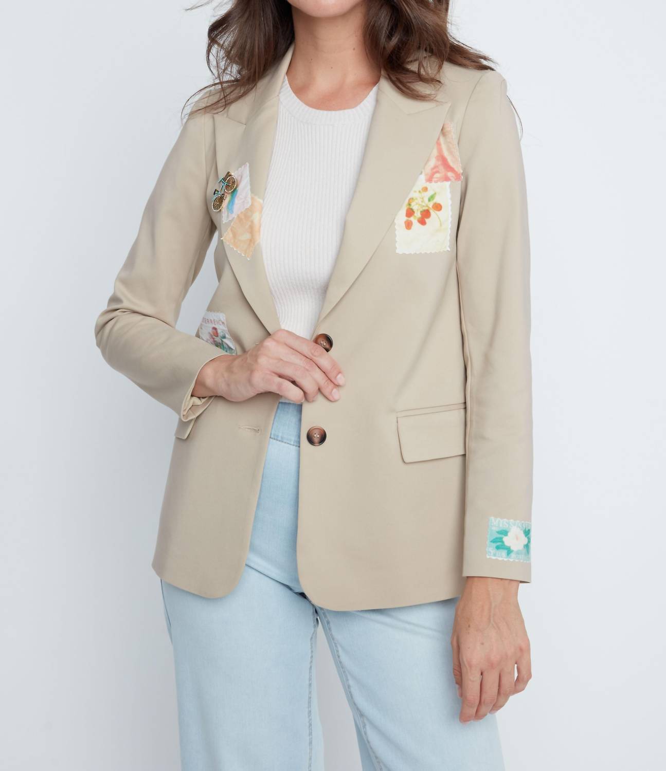Renuar Stamp Patch Blazer in beige - women's jacket