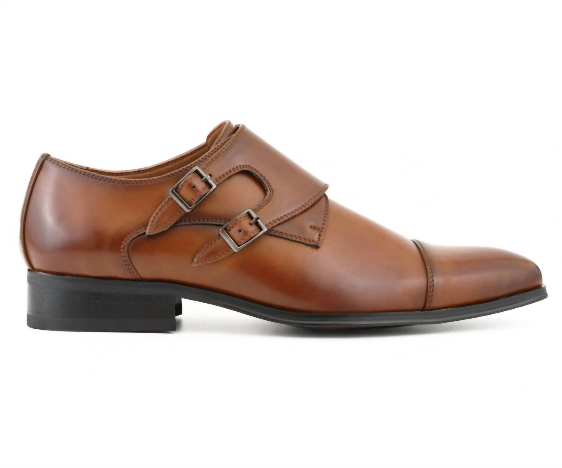 Amali Men's Tucker Oxford Shoes in cognac - men's shoe - detail view