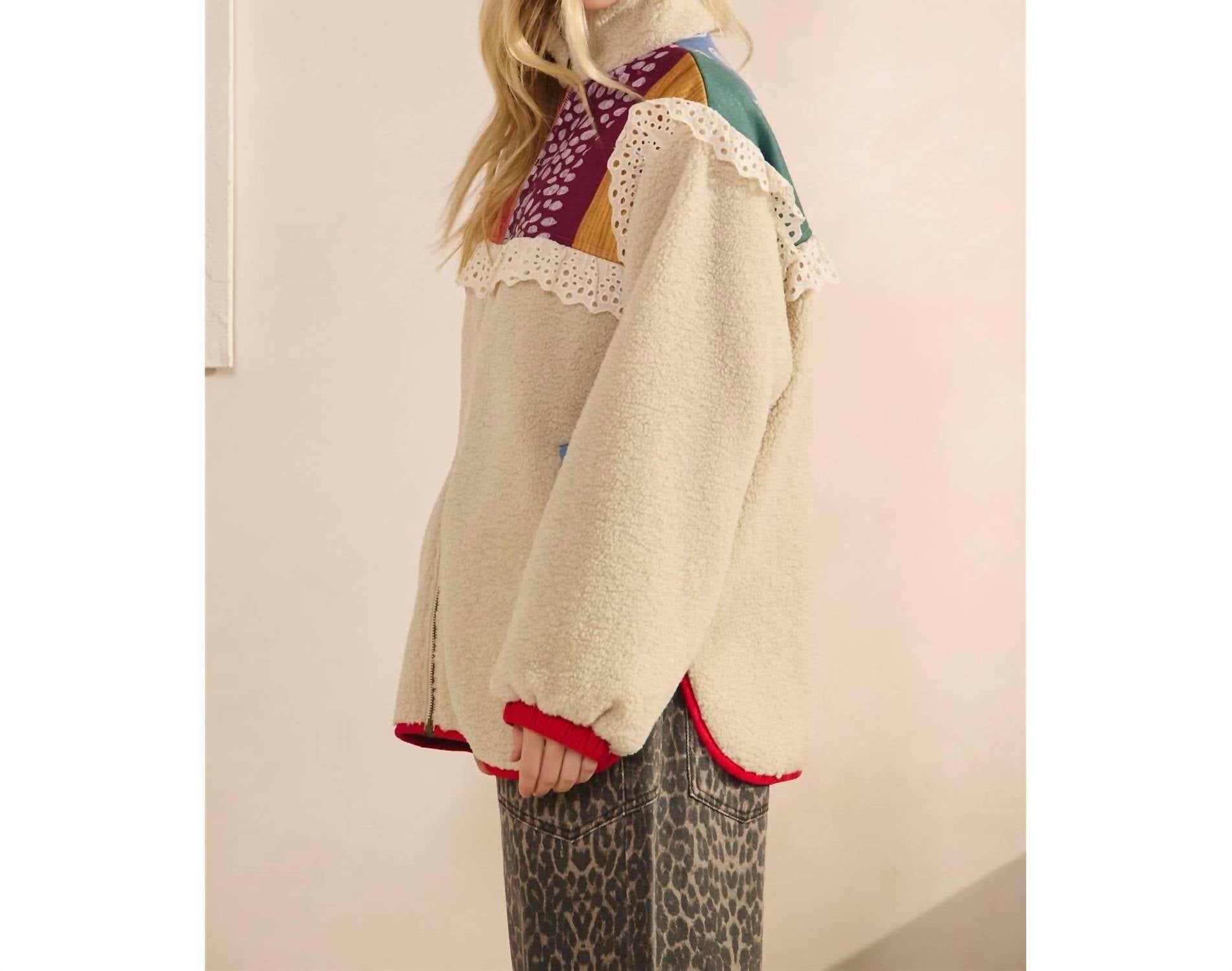 Veveret - Women's Contrast Printed Teddy Jacket