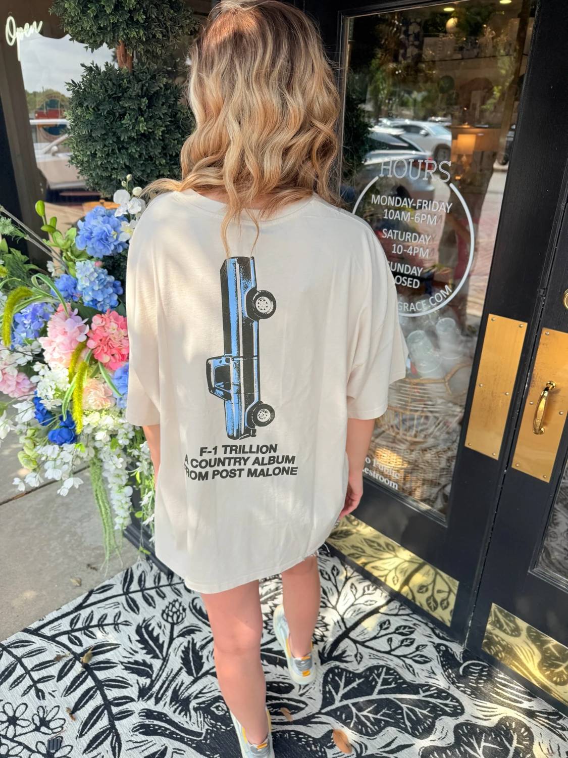 Daydreamer - Women's Post Malone Album Art Tee