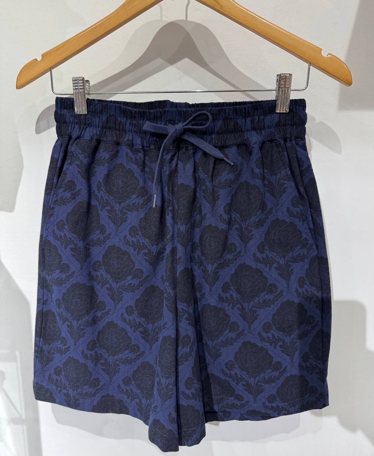 Les Deux - Men's Lesley Flower Tile Aop Shorts