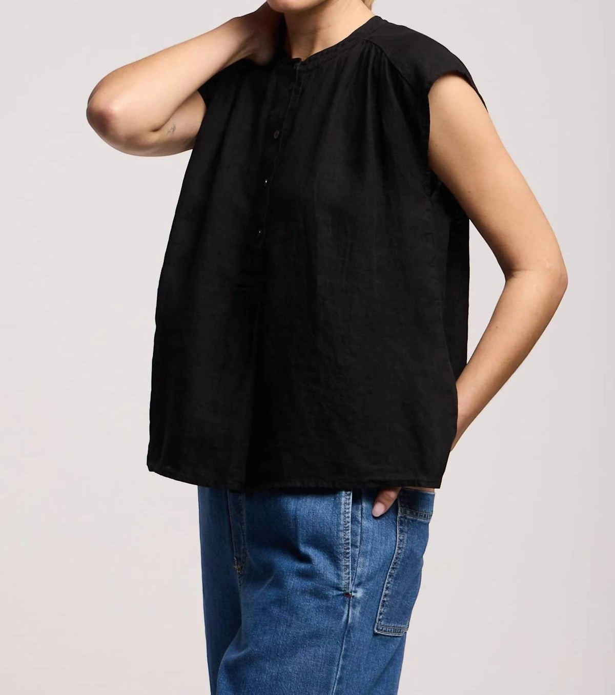Velvet By Graham & Spencer - Bec Linen Top