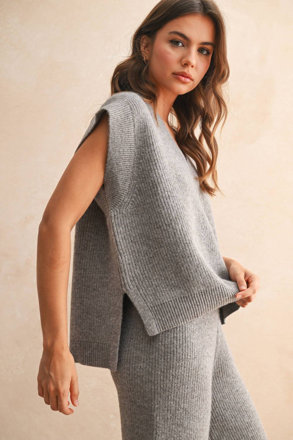 Miou Muse - V-neck Sweater Vest Top