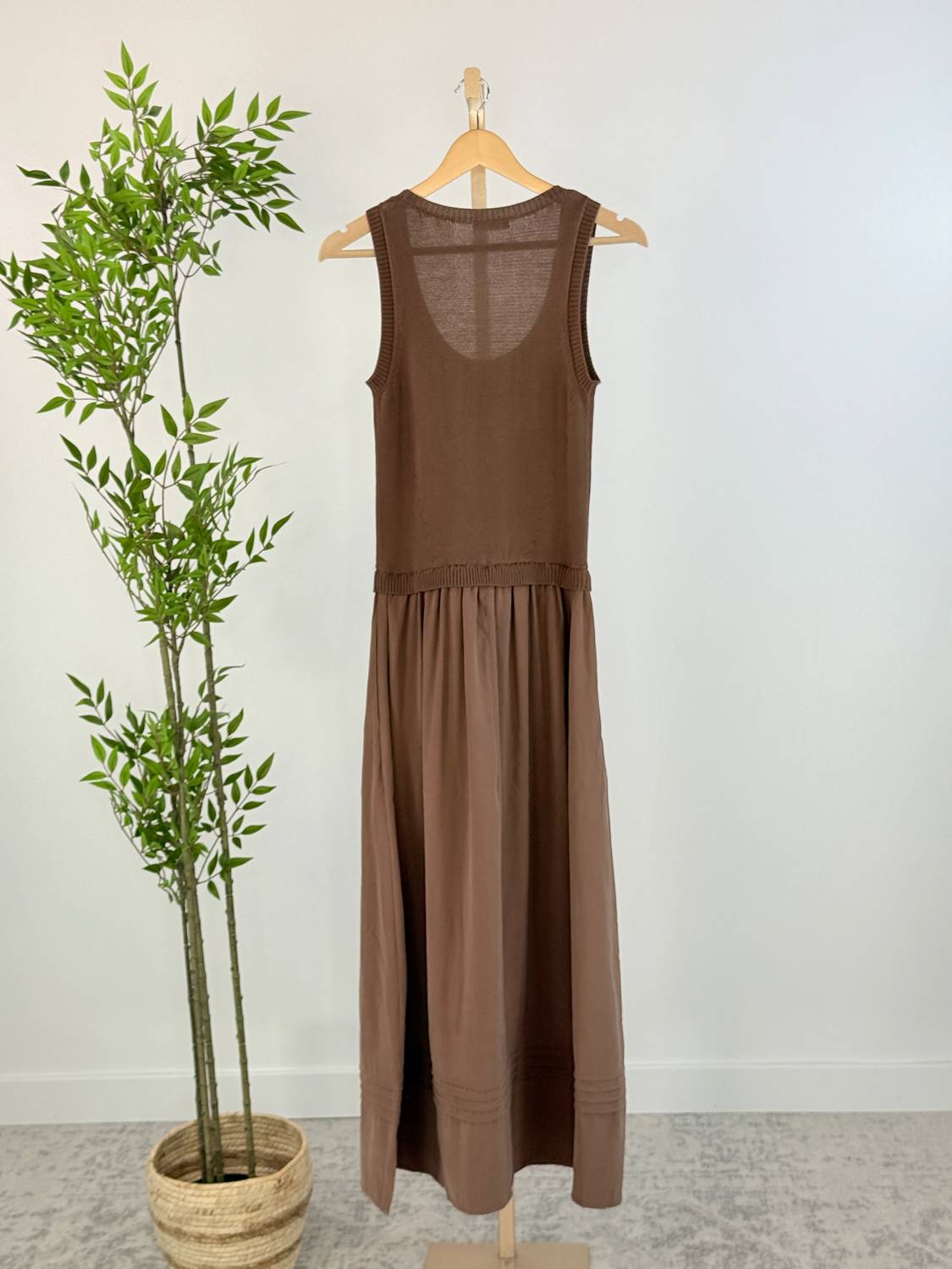 Be Cool - Women's Graceful Flow Knit Midi Dress