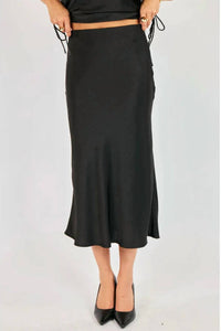 Sadie & Sage CEREMONY MIDI SKIRT in black - women's skirt