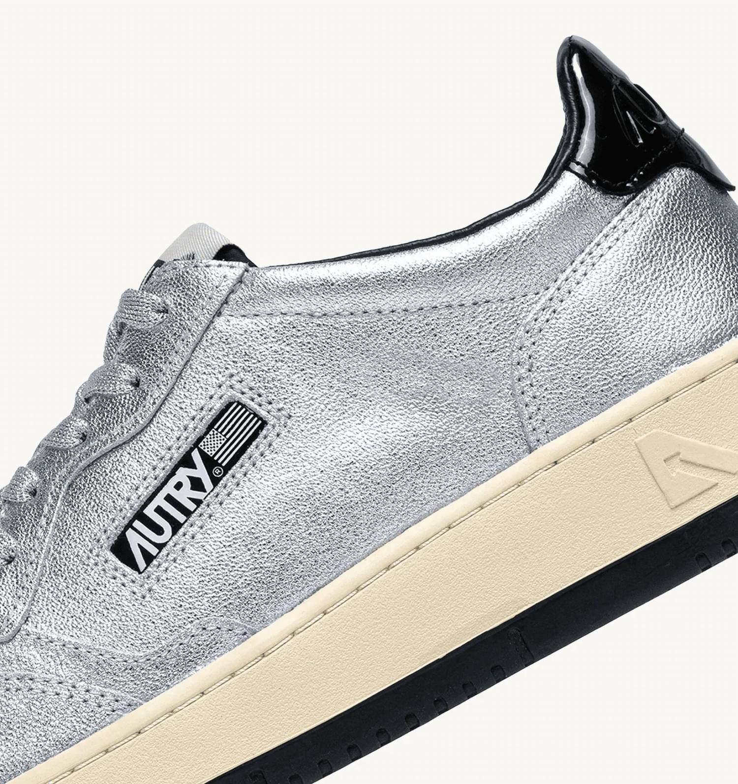 Autry - Women's Medalist Low Sneakers