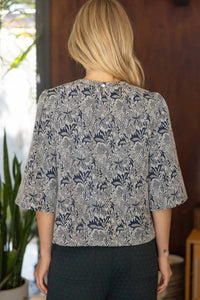 Voy - Stripe Trim Detailed Floral Half Sleeve Top