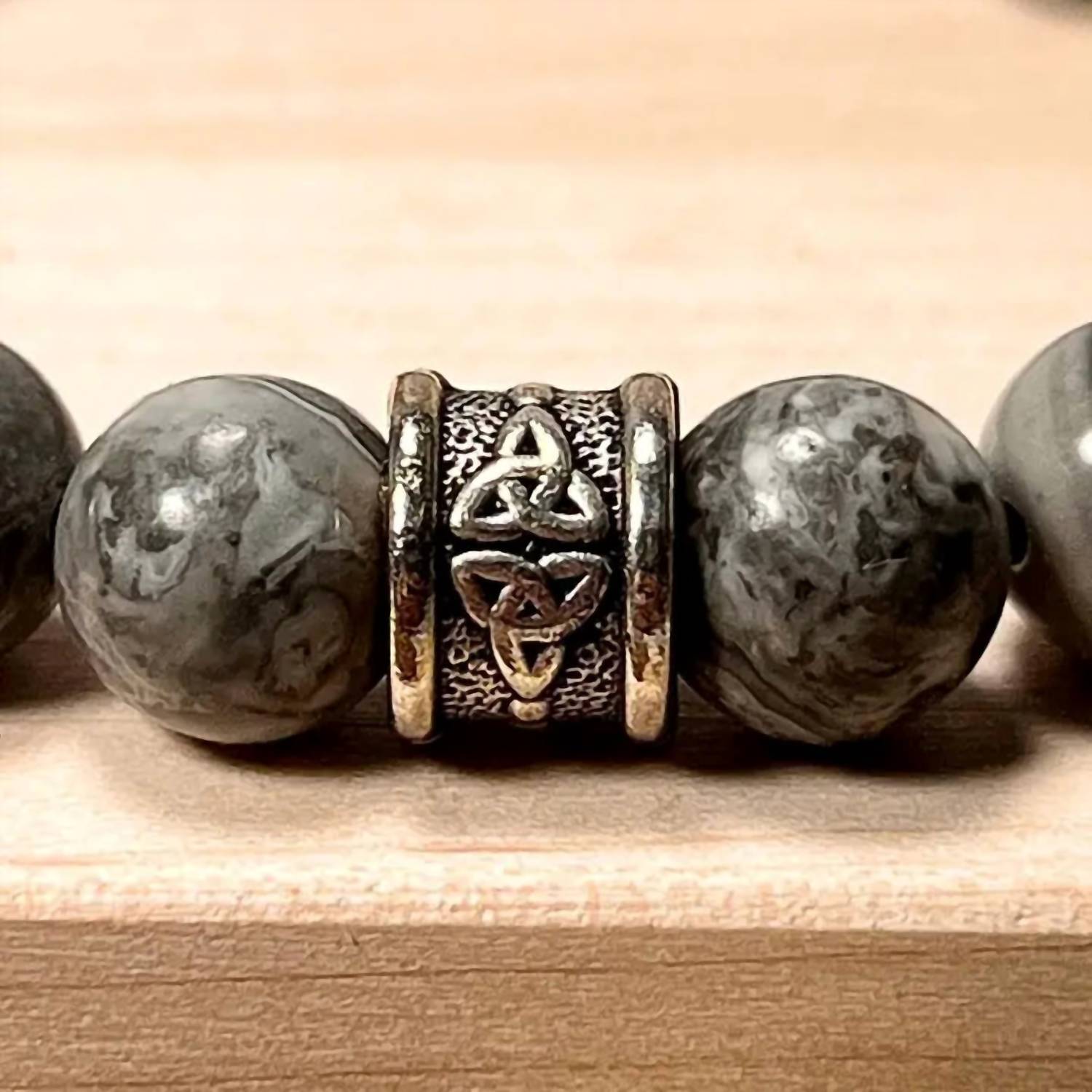 Faire - MAPSTONE JASPER GEMSTONE TRINITY BRACELET