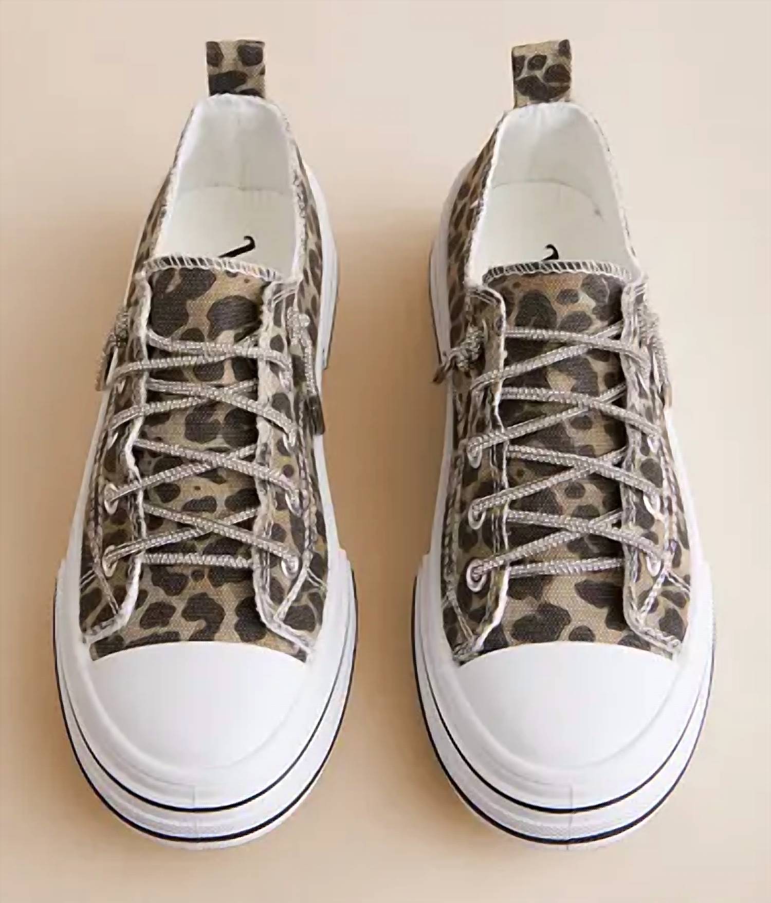 Very G - Women's Aman Lace Up Canvas Sneaker