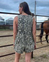 Veveret - Leopard Denim Romper