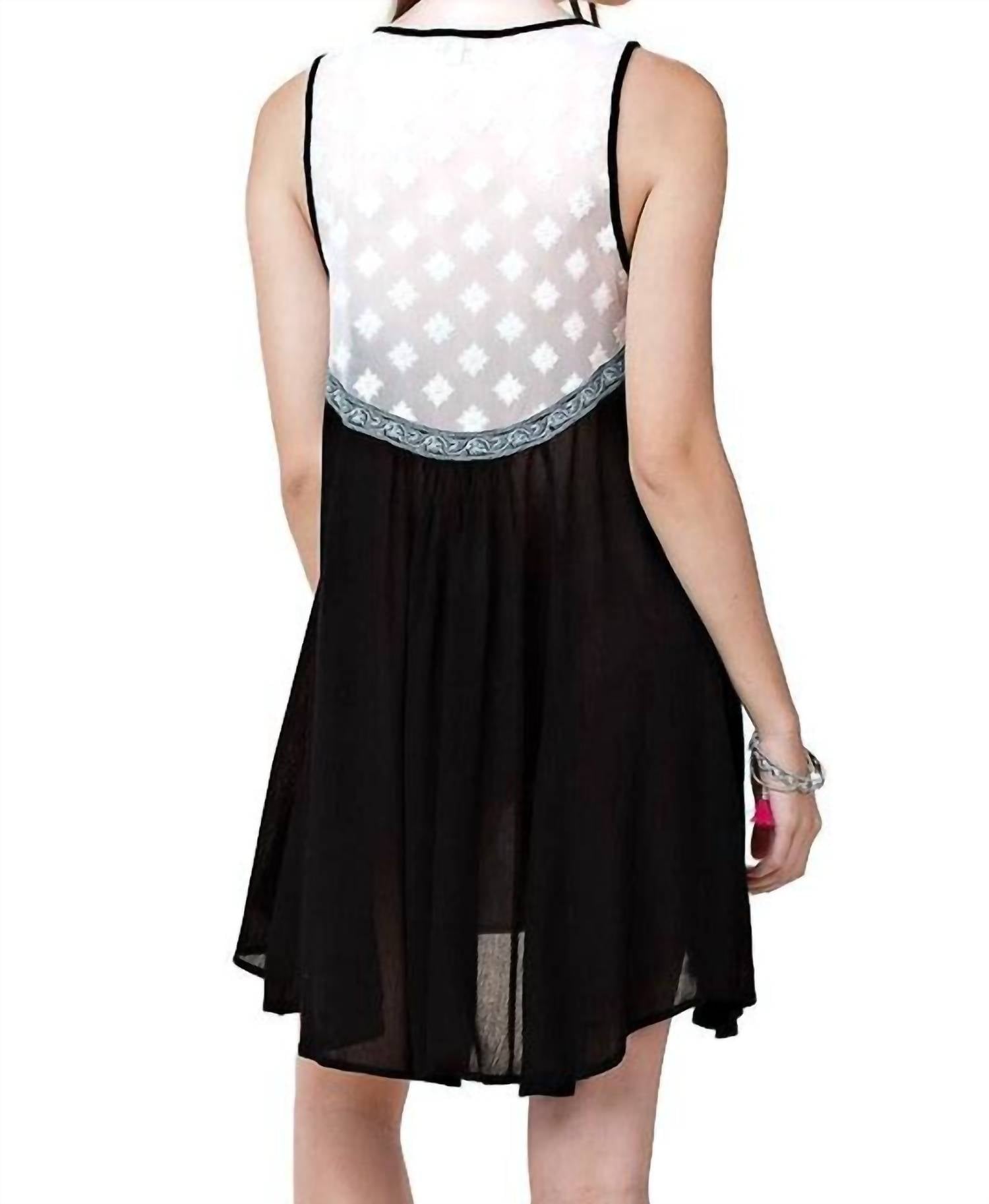 Kori - Mesh Embroidered Dress
