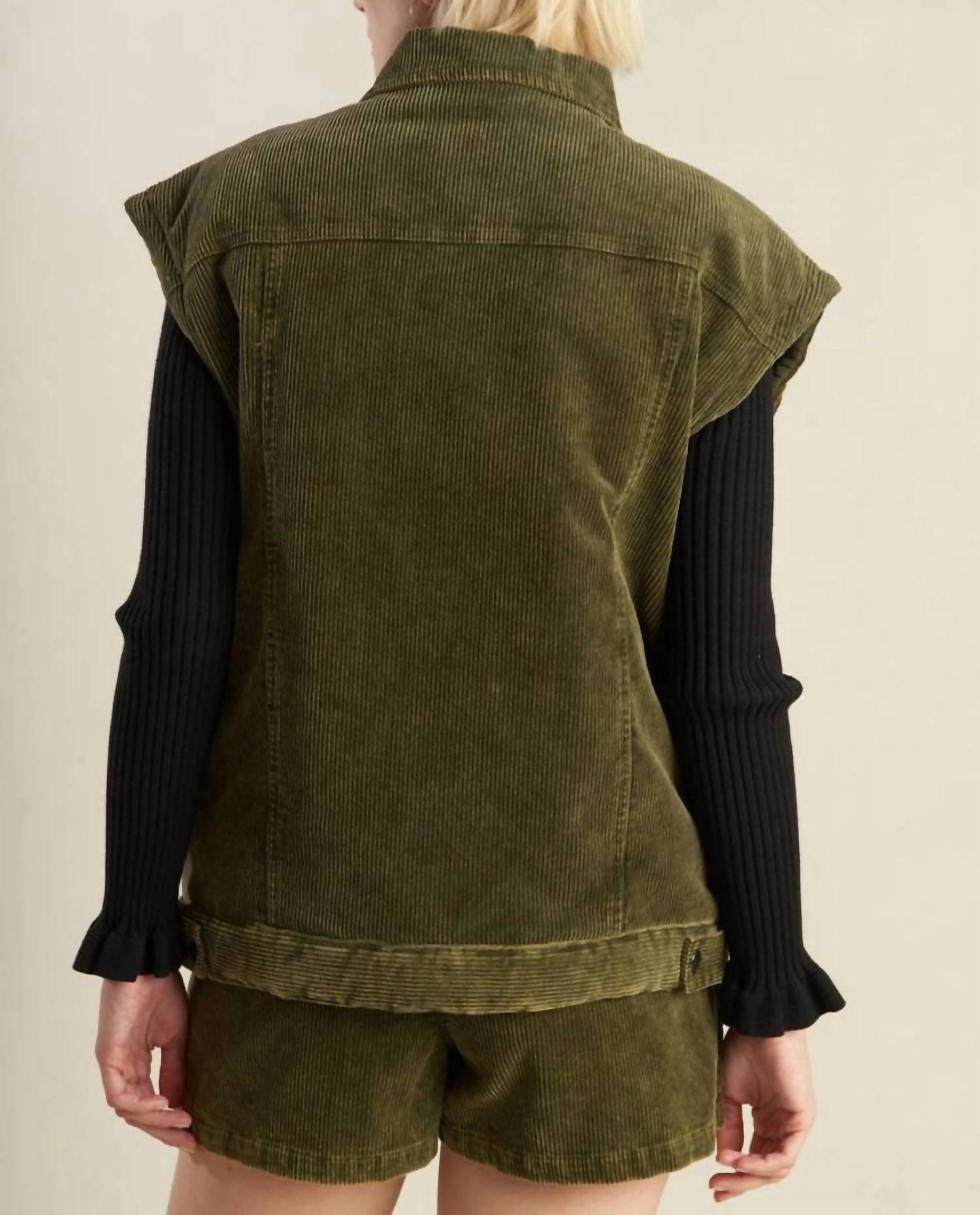 Flying Tomato - Corduroy Button Down Vest