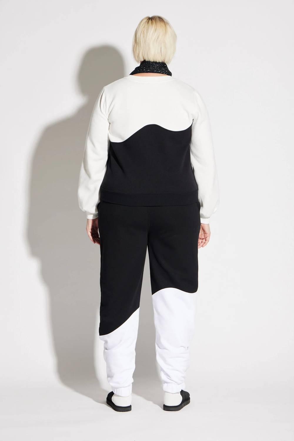 Circular Path - Wave Sweatshirt