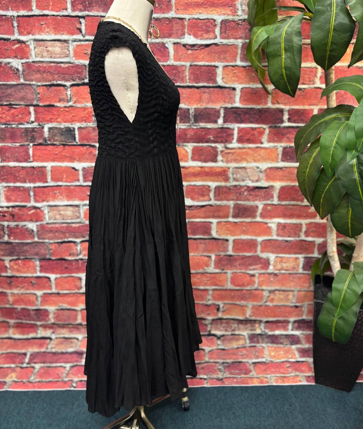 Vanite Couture - Women's Rejoyce Pleated Midi Dress