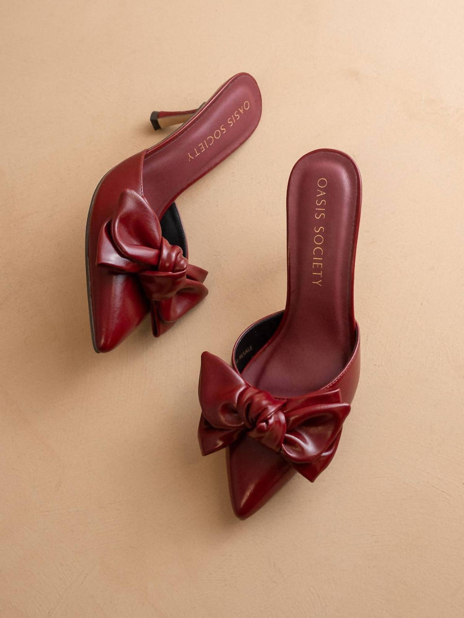 Oasis Society - Women's Jane Bow Kitten Heel