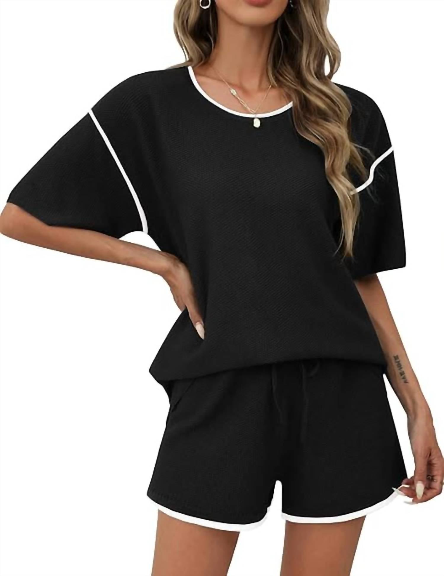 Aapparella - Contrast Seam Tee & Shorts Set