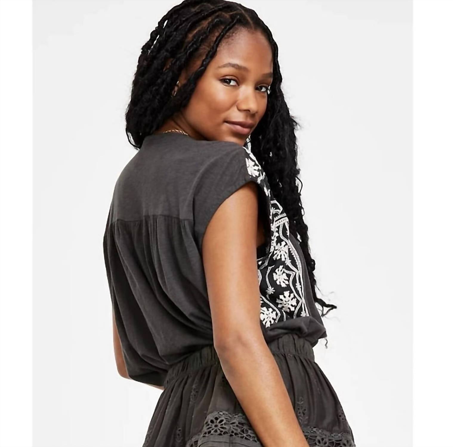 Lucky Brand - Sleeveless Embroidery Blouse