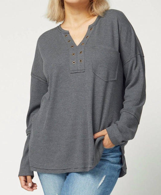 Entro - V-Neck With Grommets Top