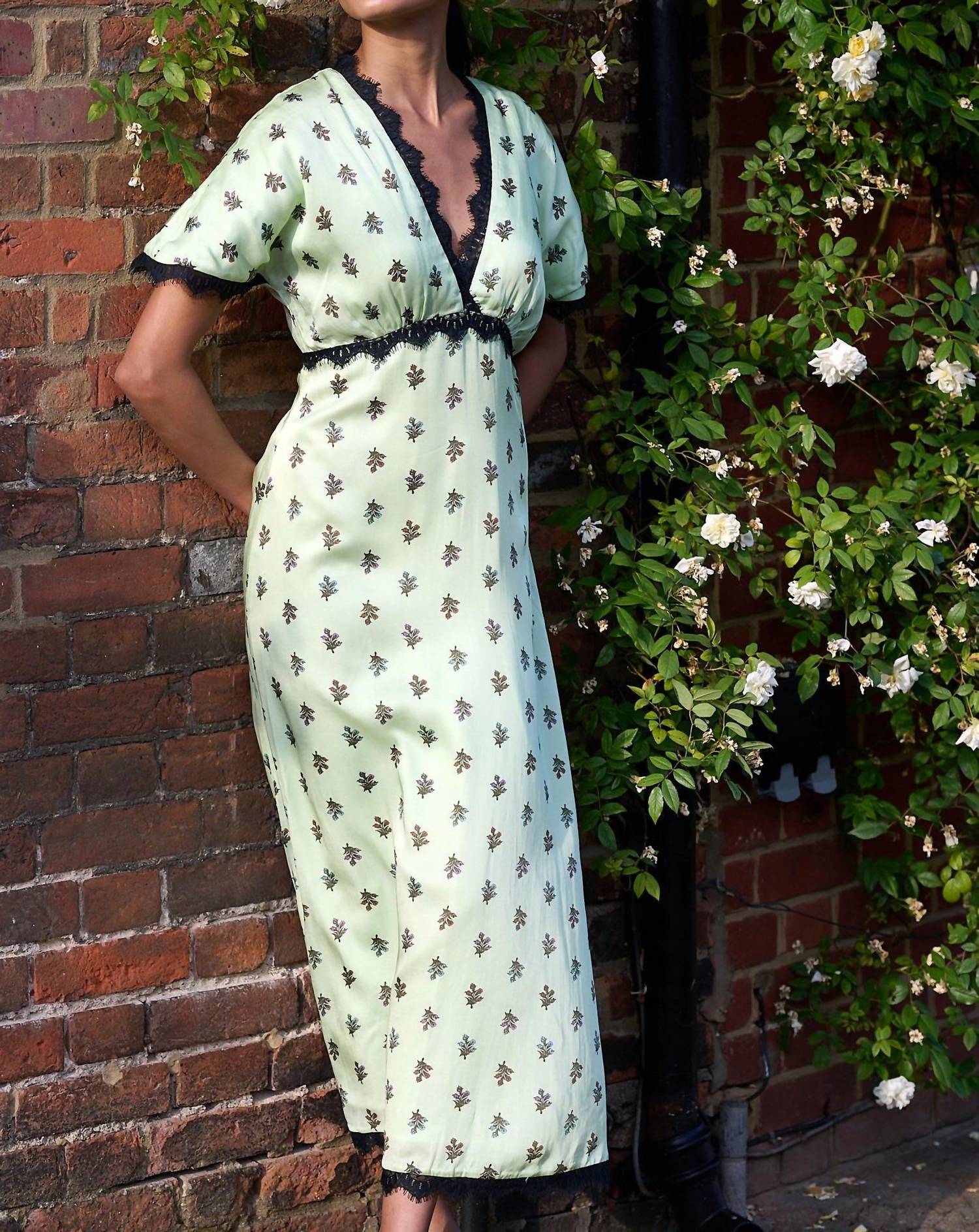 Neve & Noor - Cleo Floral Lace Dress